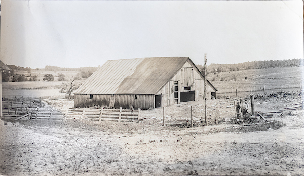 Old mule barn at UKREC Princeton, KY 1925